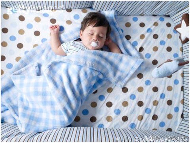 宝宝生病是有信号的，宝妈稍注意，宝宝睡觉时这六种症状就能看出