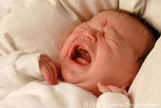 新生儿：新生儿哭闹是什么原因，如何安抚？