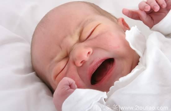 新生儿：新生儿哭闹是什么原因，如何安抚？