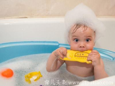 管住手！宝宝洗澡有些地方不能碰，不能洗！