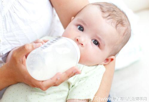 你一定没有意识到这样给宝宝冲奶粉，百害而无一利！