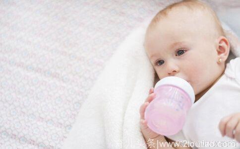 你一定没有意识到这样给宝宝冲奶粉，百害而无一利！