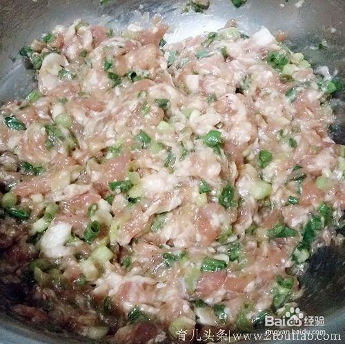 这样做出来的肉包子，油而不腻果然好吃