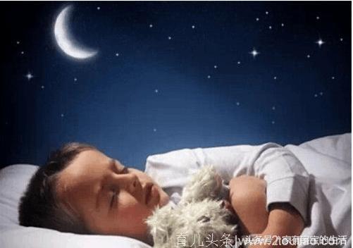 想要宝宝身高和智商都比同龄孩子高，就要选择这时候睡觉
