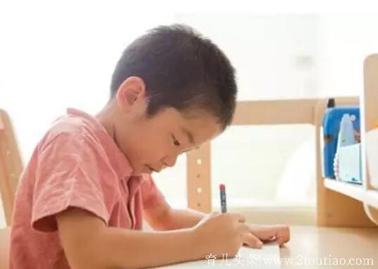 如何让孩子心甘情愿写作业？这位妈妈的做法简直太棒了！值得学习