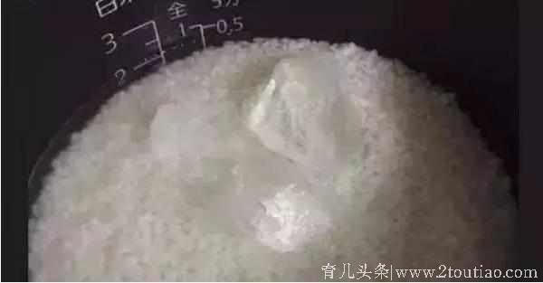 煮米的时候把冰块放一点，事后揭开锅我跟老公都惊吓到了！