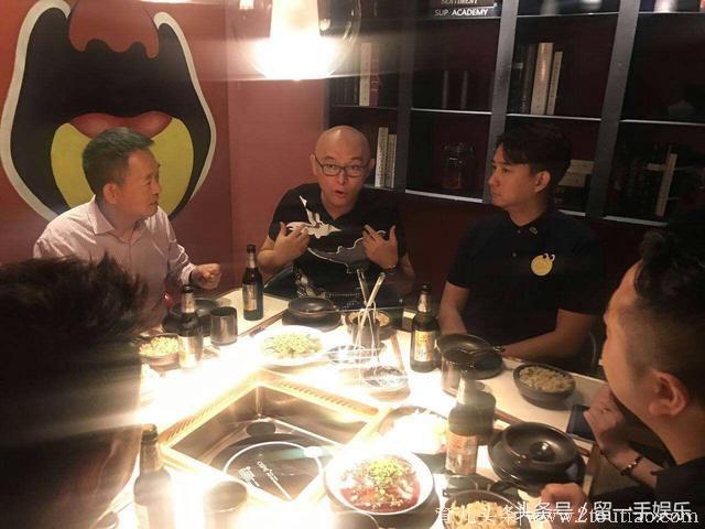 黄磊的火锅被吐槽2人花680吃不饱 价高or量少 看图就知道