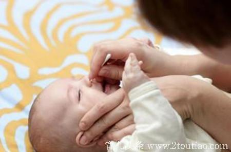 0-2岁婴儿不会擤鼻涕，你该怎么办？