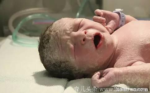10个爹妈9个被刚出生宝宝丑哭，医生揭秘为何这般丑？