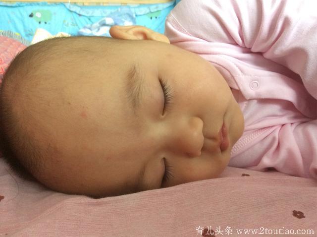 准爸妈一定要看，如何让宝宝睡个圆头，不要尖头不要大扁头