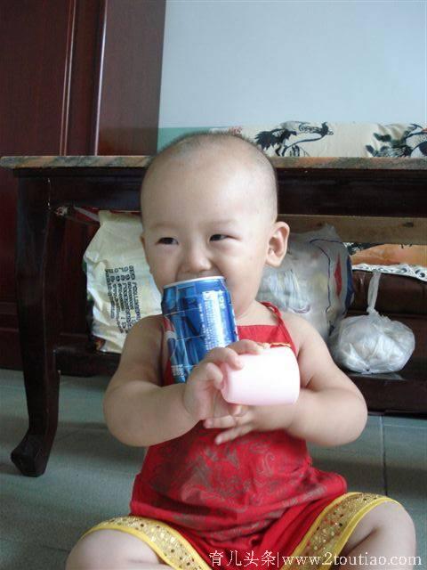 宝宝从2岁开始连续喝3年可乐，没想到接下发生的事让妈妈自责！