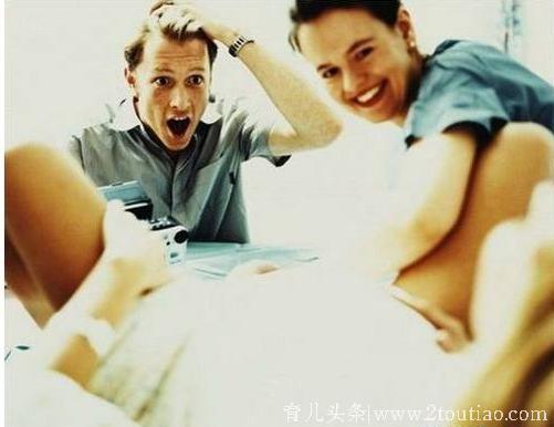 女人进产房生孩子的时候，男的应该做什么？记不住挨耳光也不亏！