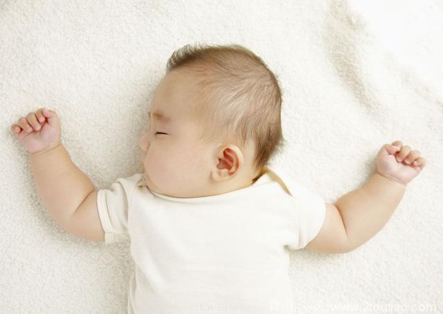 宝宝的神奇睡姿能看出性格和智商，信不信由你！