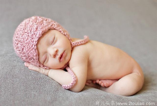 宝宝的神奇睡姿能看出性格和智商，信不信由你！