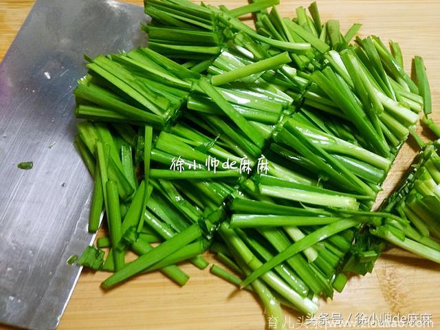 还在吃韭菜炒鸡蛋？那你错了，这才是韭菜最好吃的做法，超下饭！