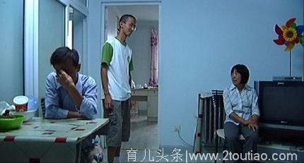 16岁年轻的博士逼父母在京买房，上没上大学，人生有什么区别？