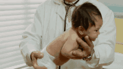 婴儿一出生都要被医生抱走几分钟 干嘛去了？