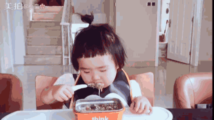 一个两岁的中国宝宝吃饭为何引来上百万人围观？