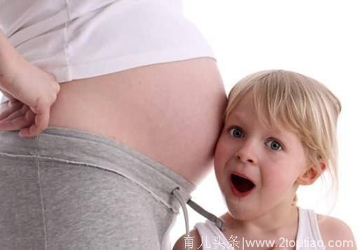 孕产：有时候小朋友的无心之过会对胎儿造成伤害，孕妇要注意了