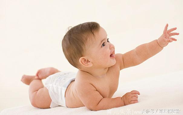 七坐八爬九发牙 婴儿一岁内各阶段动作发育分析及常见问题解答