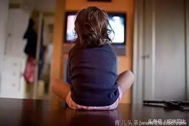 3岁左右的孩子，看电视与不看电视的四大差别，父母却不知！