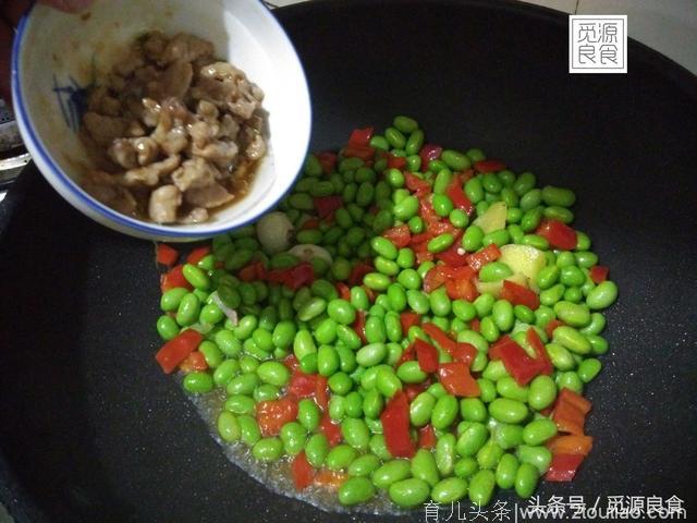 夏天吃什么好？天热了必须做几道下饭的家常菜，我相信这些炒菜大部分男人都爱吃，全家人也喜欢的7道下饭菜