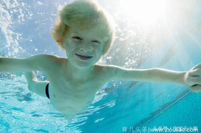 4岁男孩突然离世，没想到是因为一周前游的那次泳
