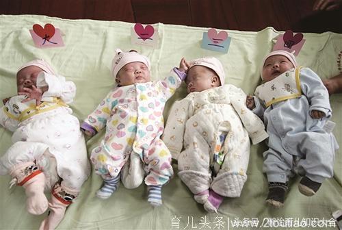 年轻孕妈意外怀上三胞胎，剖腹手术后却把医生吓到了，三胞胎里竟还“藏”了一个