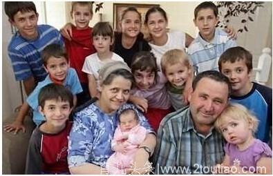 俄罗斯一女子一生生育69个孩子，成为生产机器，破世界纪录