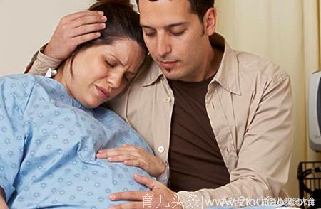 产妇经过4小时的痛苦分娩，推出产房那一刻，丈夫的一番话让在场护士都惊讶