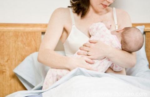 宝宝嘴里擦不掉的乳汁，很可能是会传染给妈妈的疮