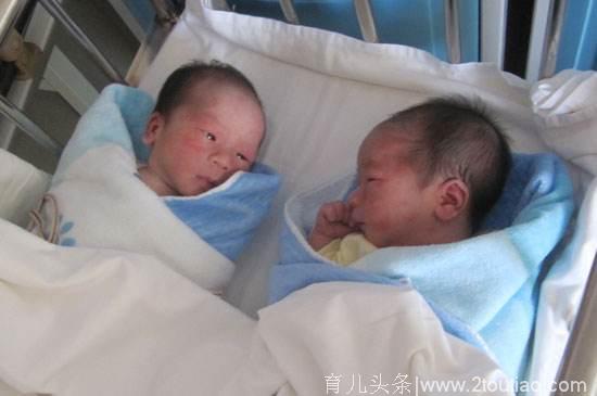 35岁孕妈产下双胞胎后大出血，经历生死考验的夫妻更加珍惜对方