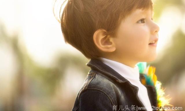 中国父母最悲哀的事：替孩子扛住一切，却又让孩子扛住世界！
