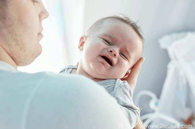 宝宝哭闹背后的真相，几个妙招安抚宝宝哭闹！