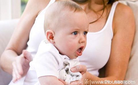 新生儿为什么会吐奶？宝宝吐奶别只是傻傻的拍背！