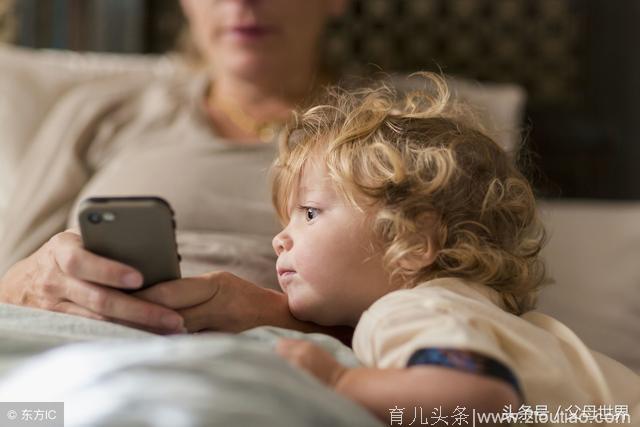 孩子多大可以玩手机iPad?看看国外父母都怎么做！