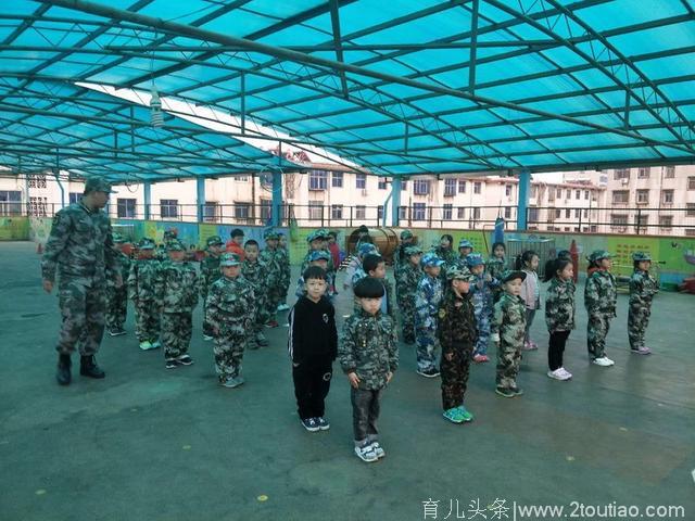 立正 稍息 报数孩子们在干啥记荥阳市第一幼儿园中三家长助教活动