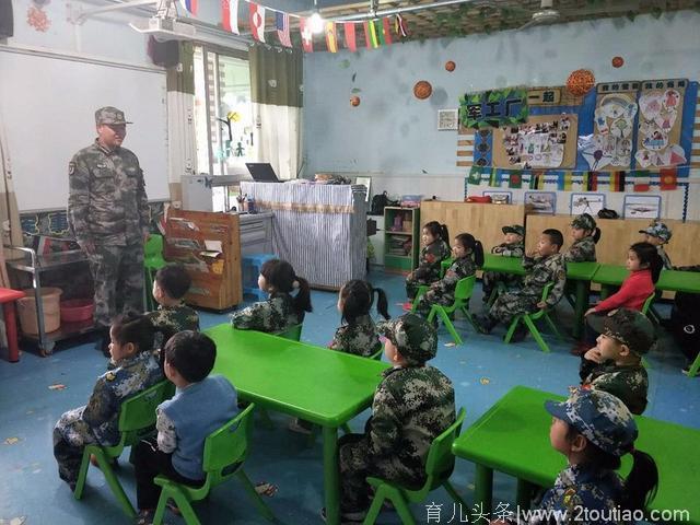 立正 稍息 报数孩子们在干啥记荥阳市第一幼儿园中三家长助教活动