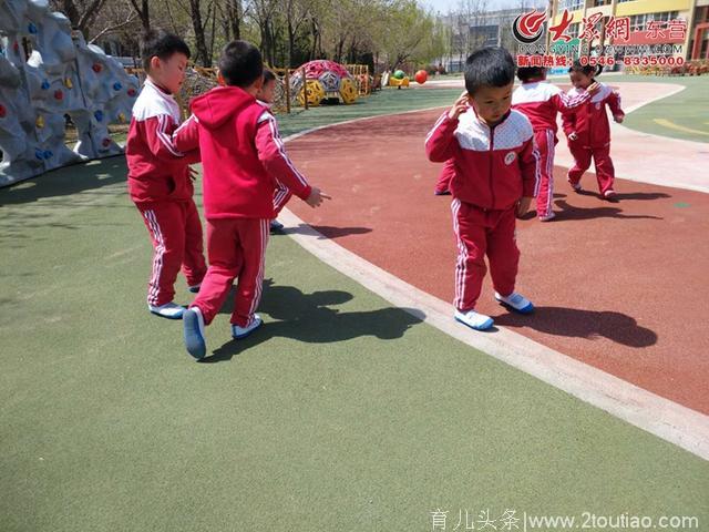 东营市实验幼儿园：“影子”游戏提高幼儿观察力