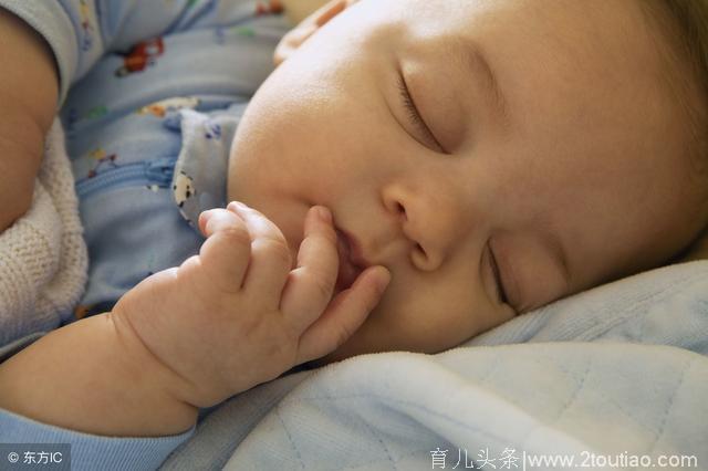 为什么小宝宝都爱早醒，夏季怎么做才能让宝宝早上多睡会？