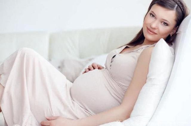 孕期不要只在左侧睡，其实舒服的睡姿这样也可以