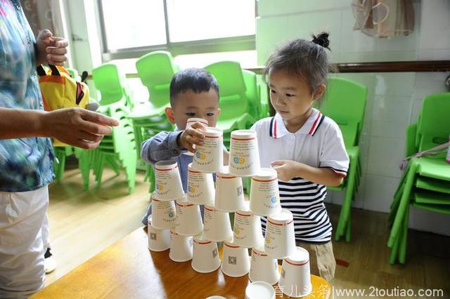 幼儿科技节游园 点燃创新小火种