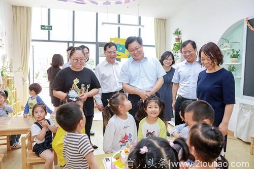 赵叶、叶冬华等市领导与少年儿童共庆“六一” 祝愿全市孩子健康快乐成长