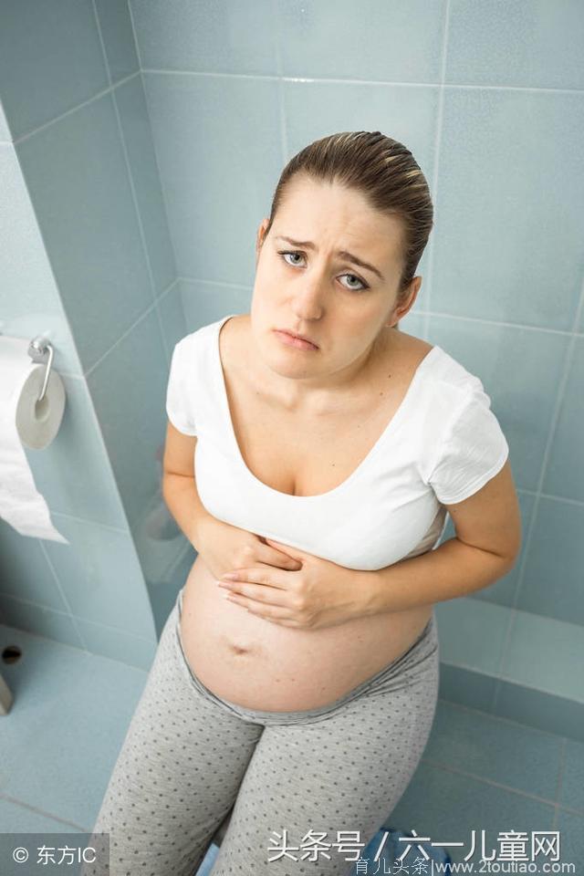怀孕的时候蹲厕所，真是搞笑又痛苦！