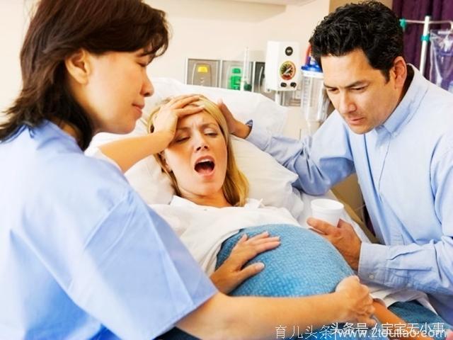 临产前一天，孕妇最好别碰这3类食物，不然分娩时会很尴尬