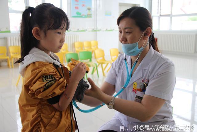 八五二农场幼儿园开展幼儿免费体检活动