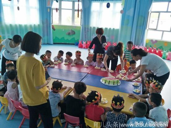 六家子镇中心幼儿园开展“幼儿生日会——五月”主题活动