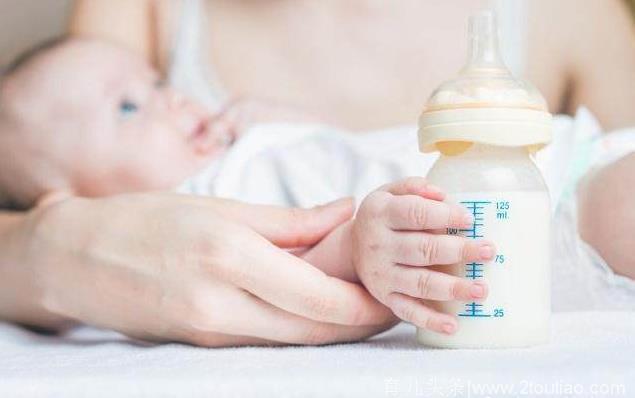 奶瓶需要多久换一次？玻璃奶瓶和塑料奶瓶，哪种更利于宝宝健康？