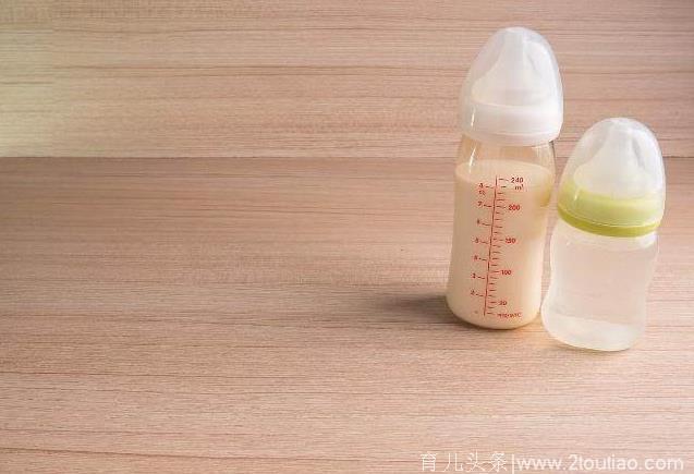 奶瓶需要多久换一次？玻璃奶瓶和塑料奶瓶，哪种更利于宝宝健康？