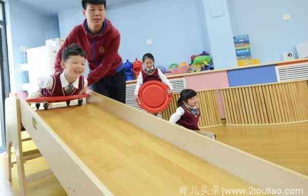 河南郑州：男幼师抢手，30个还没毕业就被幼儿园抢走